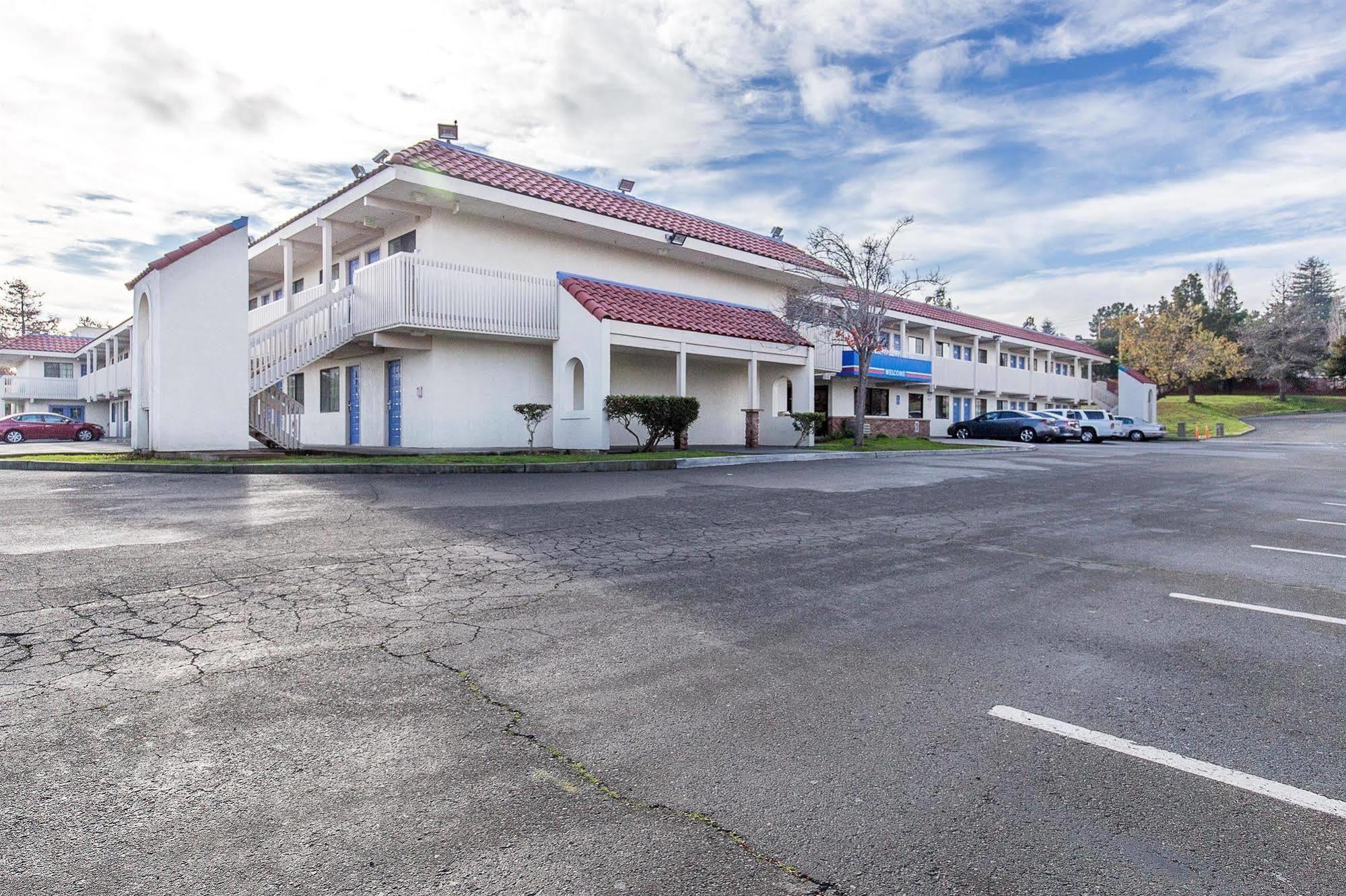 Motel 6 Vallejo - Maritime North Eksteriør bilde