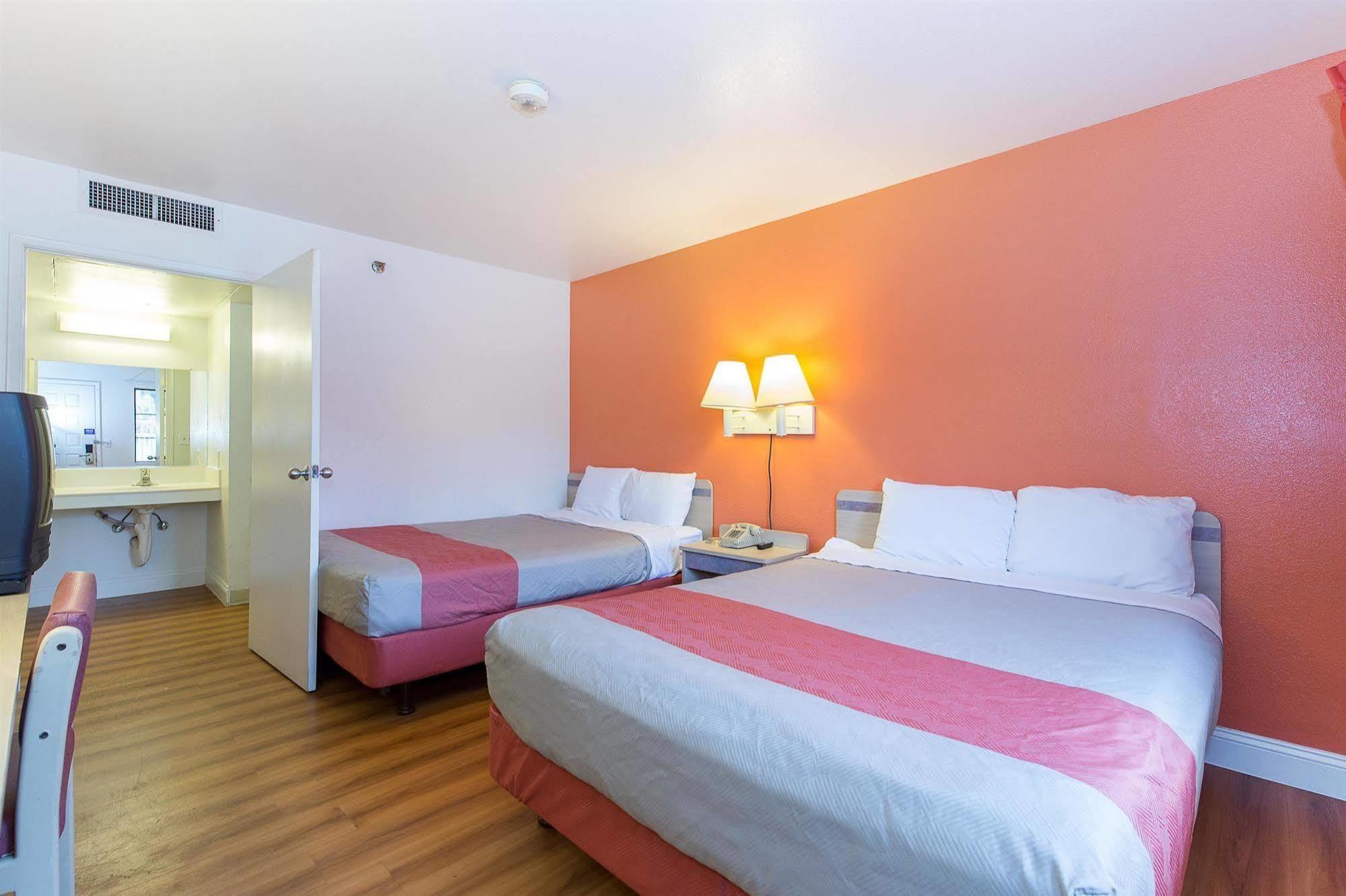 Motel 6 Vallejo - Maritime North Eksteriør bilde